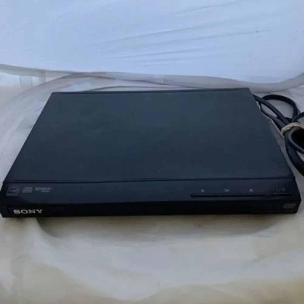 Sony CD/DVD Player Model No. DVP-SR210P No Remote-Tested